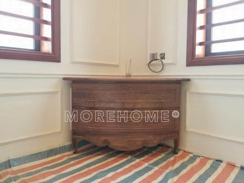 Thi công lắp đặt Tap gỗ óc chó tân cổ điển với nhiều mẫu mã đa dạng, chất lượng cao cấp.